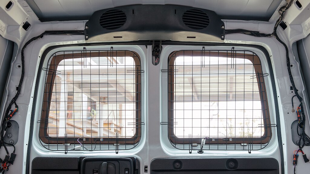 Barras de techo transversales color cromo para Chevrolet Express Van 2025